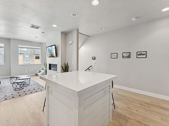 4th image of 6684 Purple Poppy Ln