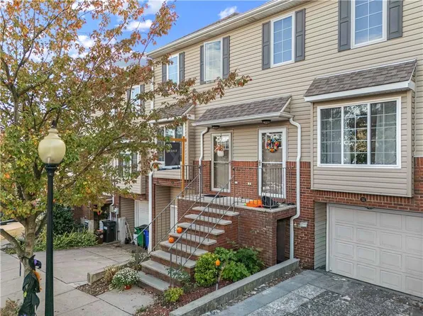 16 Burgundy Loop, Staten Island, NY 10304