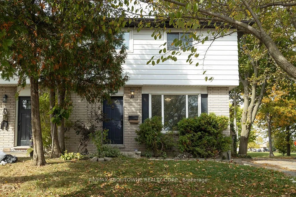 4 bed, $2,700 — Photo 4