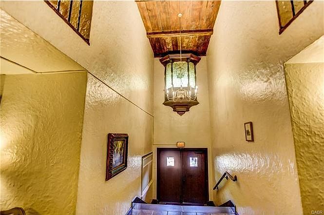 Lobby of the historic Oakwood Manor