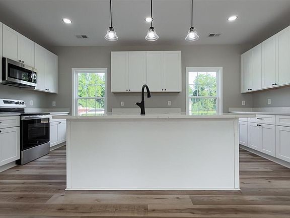 3rd image of 1310 Adaline Est