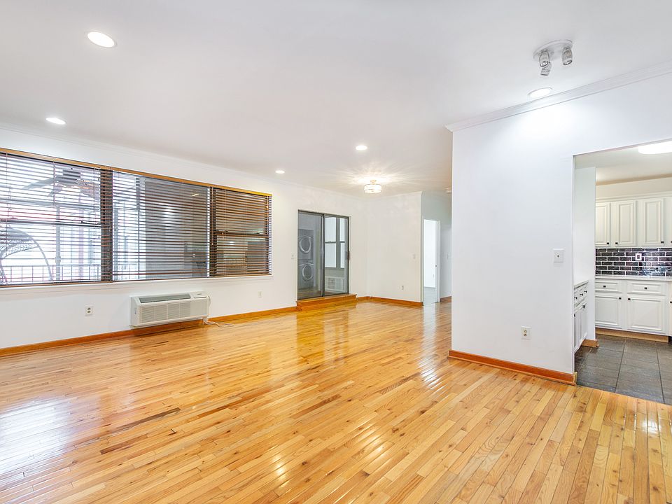 1st image of 111 Mulberry St APT 5N