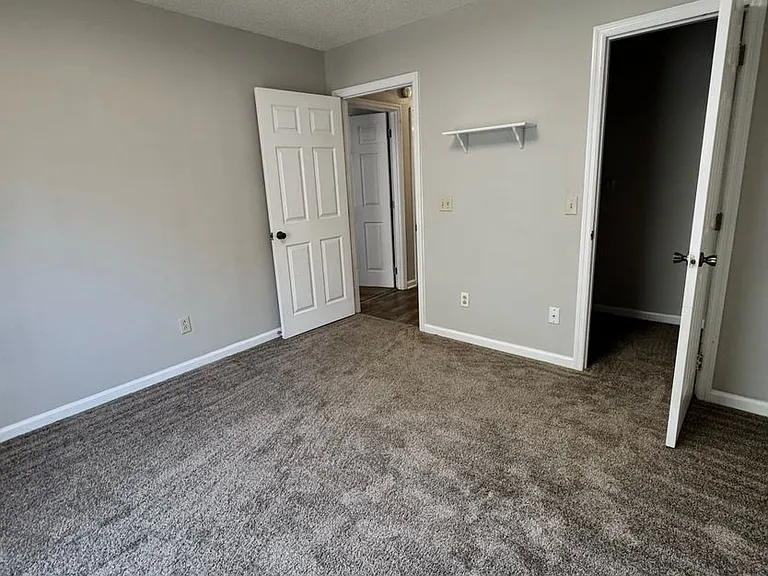 205 Oak Bluff Dr — Photo 23