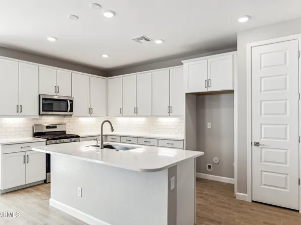 5841 E ZACHARY Drive, Phoenix, AZ 85054