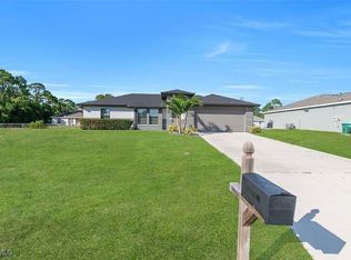 919 NE 35th Ln, Cape Coral, FL 33909