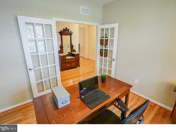 5th image of 501 Sweetspire Ct