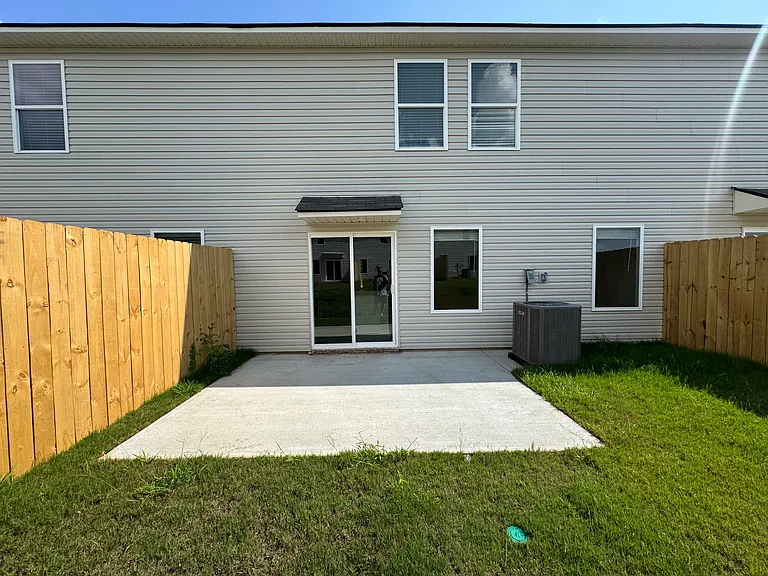 173 Driftwood Ln — Photo 2