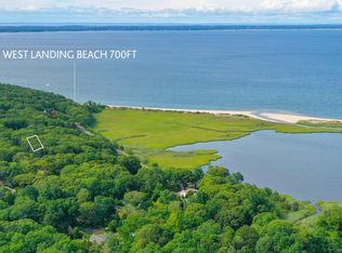 9 Ridgeway Rd, Hampton Bays, NY 11946
