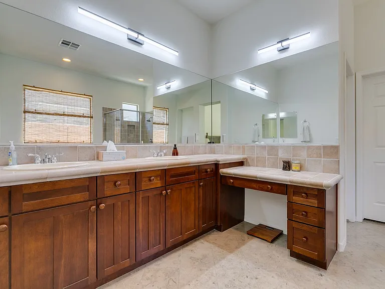 8 Kennesaw Rd — Photo 34