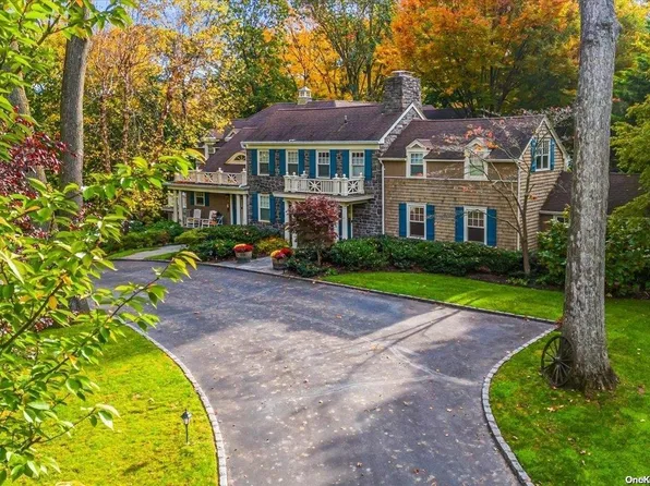 8 Barkers Point Road, Sands Point, NY 11050