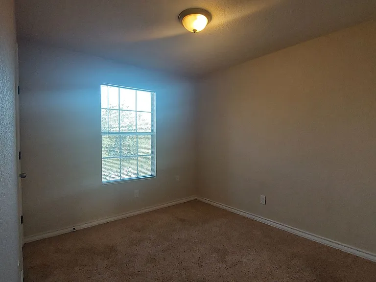 4916 Appleseed Ct — Photo 10