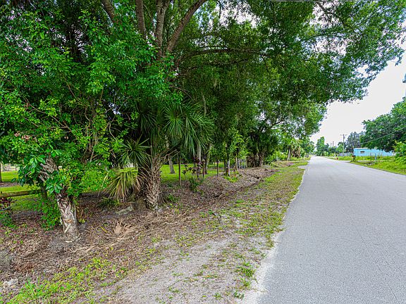 2nd image of 1100 Red Barn Rd N W