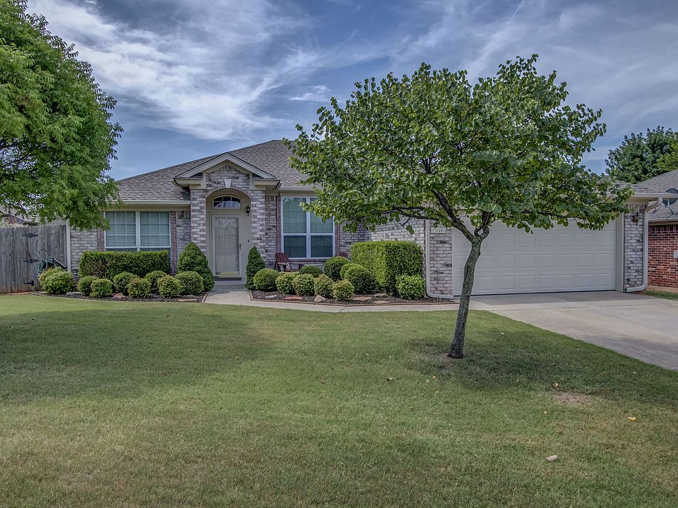 1st image of 2816 Lochwood Dr