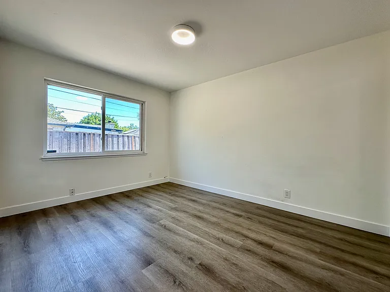 1544 San Joaquin Ave — Photo 20