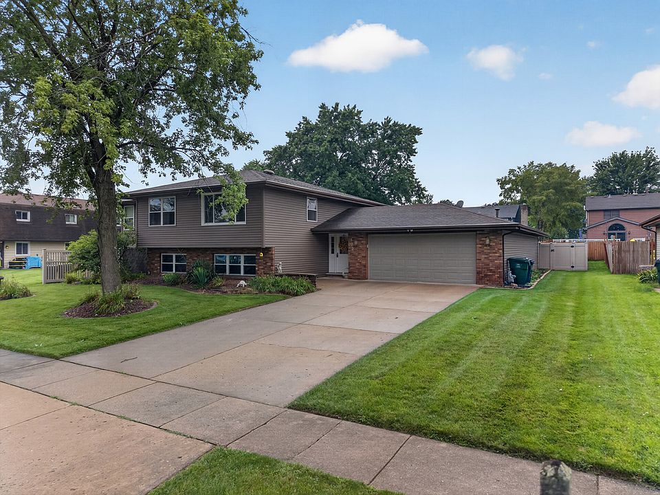 1st image of 103 Deerpath Dr