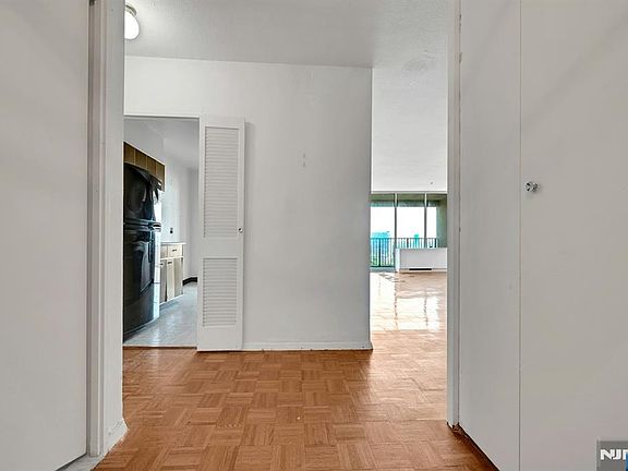 5th image of 5 Horizon Rd APT 2102