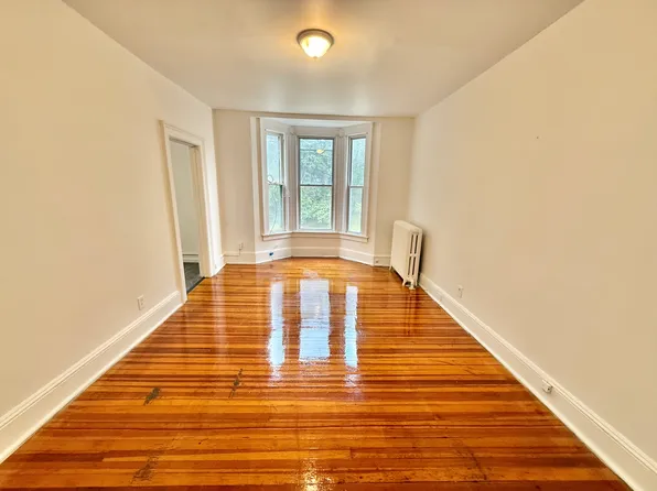 10 Wards Ln Unit 8, Albany, NY 12204
