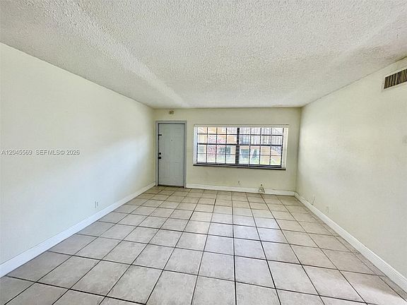 5th image of 2642 Riverside Dr #2642