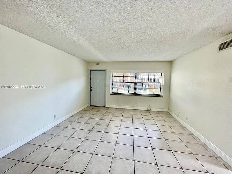2642 Riverside Dr #2642 — Photo 5