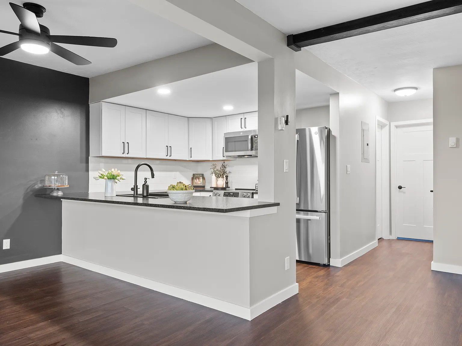 2 bed, 900 sqft, $1,650 — Photo 4