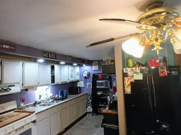 4209 S Geneva Rd, Saint Louis, MI 48880