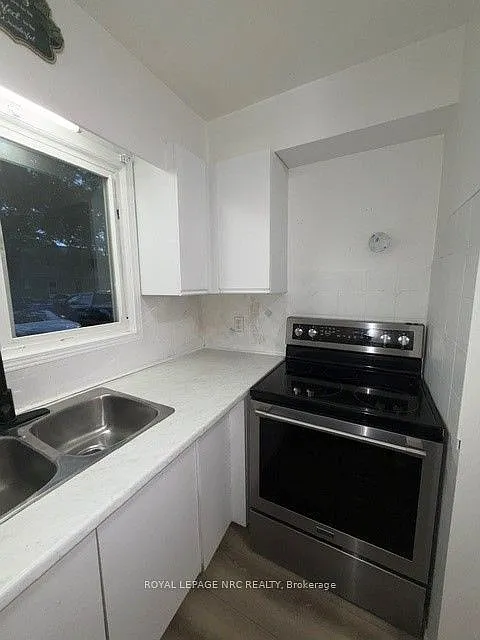 65 Dorchester Blvd — Photo 3