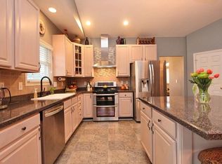 44 Bluegrass Dr SW, Pataskala, OH 43062