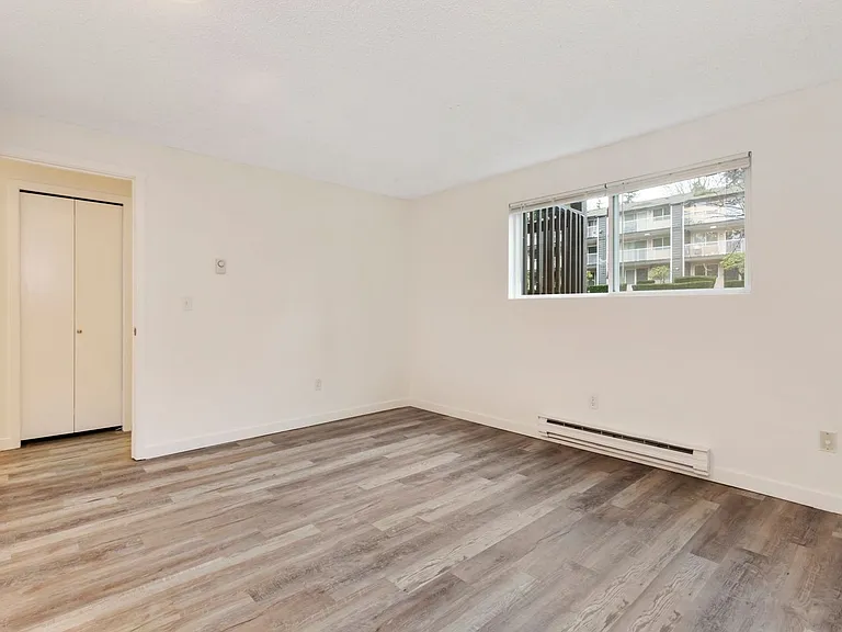 Willowbrook Apartments — Photo 29