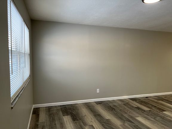 2nd image of 473 Diven Ln #473