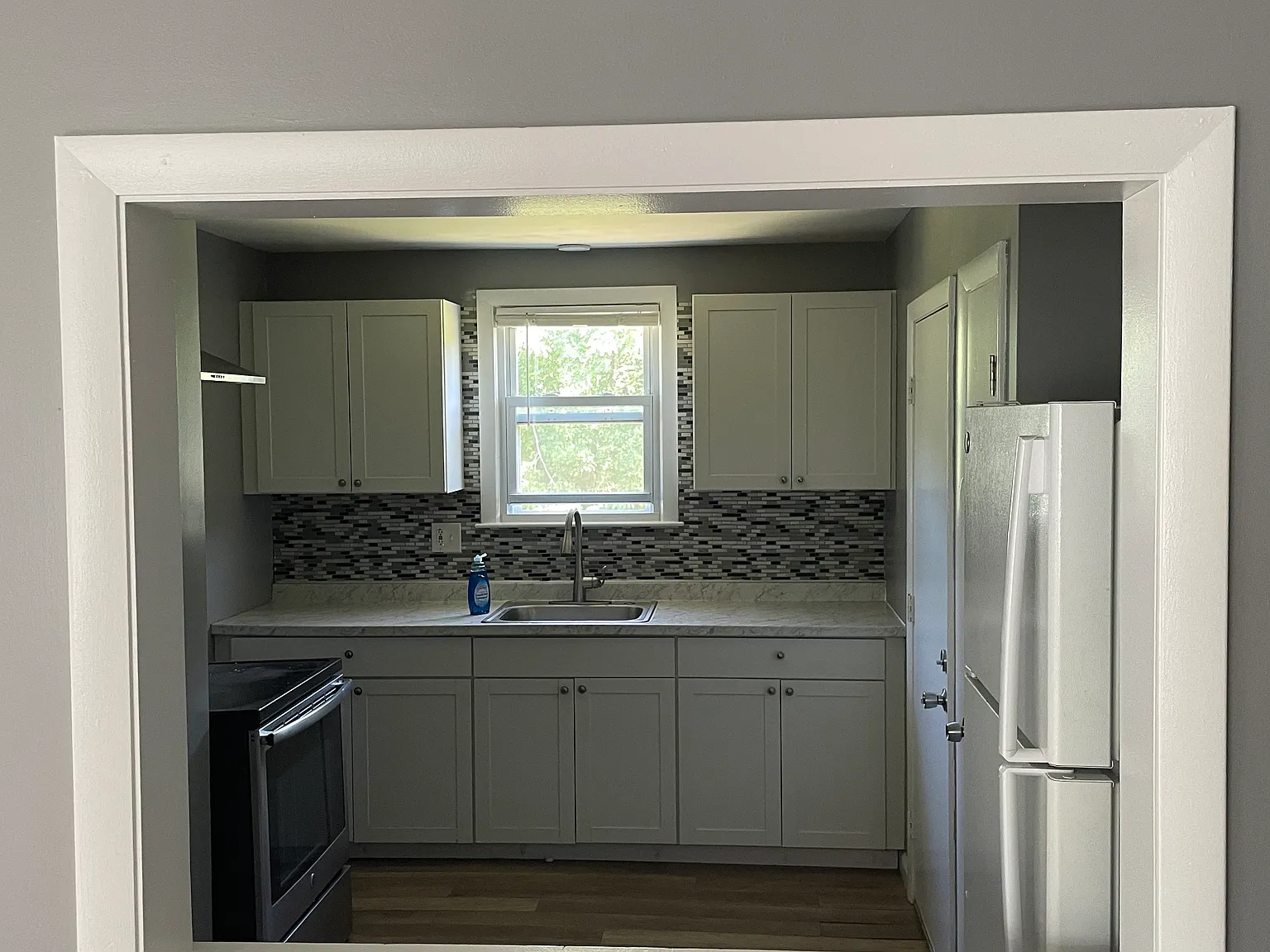 2 bed, 750 sqft, $2,150 — Photo 2