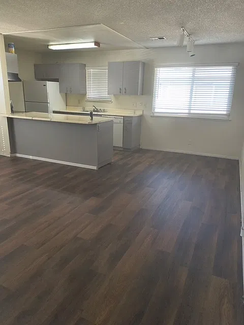 2 bed, 924 sqft, $1,635 — Photo 4