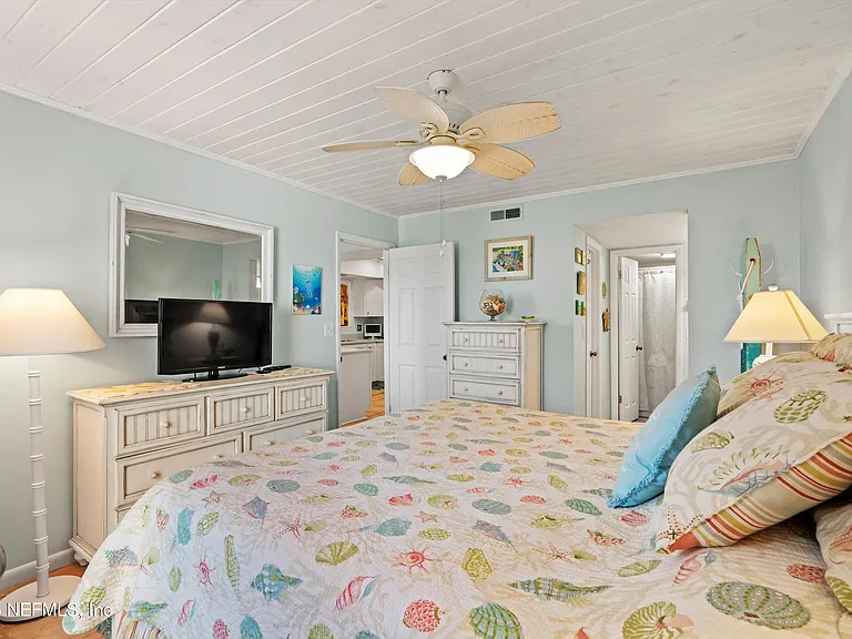 6300 A1A #B21D — Photo 16