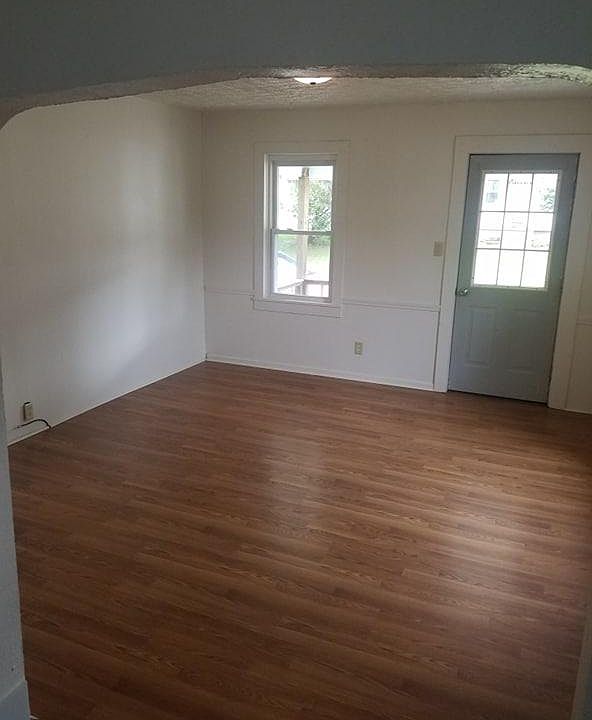 2nd image of 143 Plum St