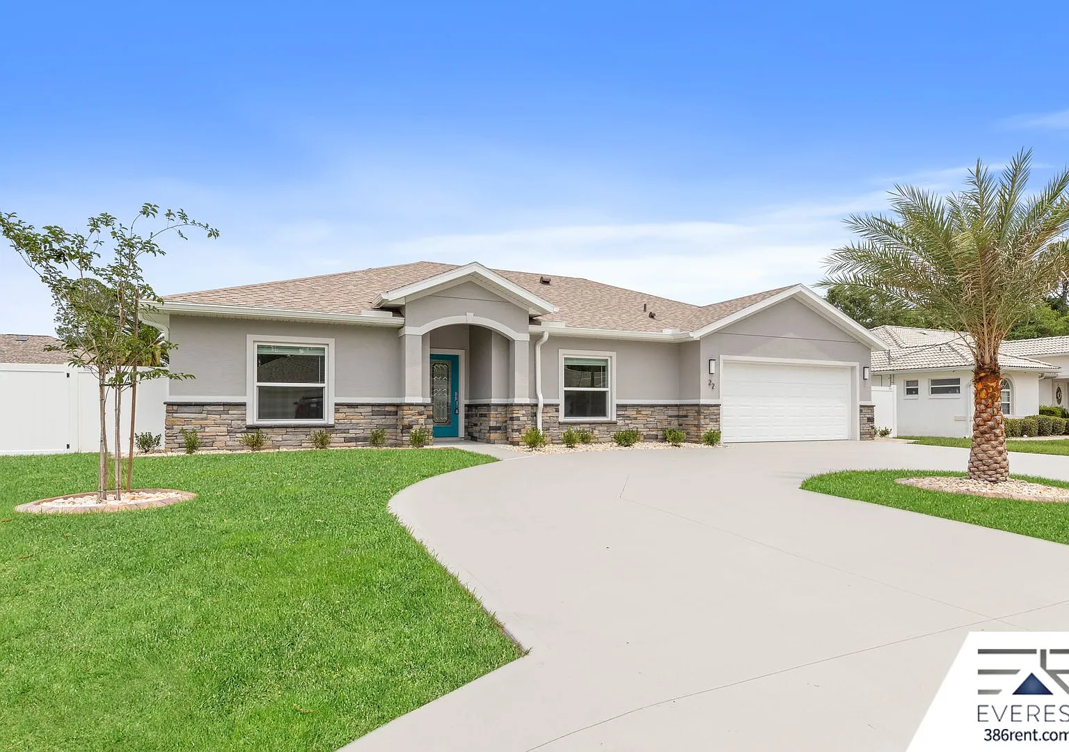 Like New, Custom Built 4/3/2 In Beautiful Pine Lakes — Photo 4