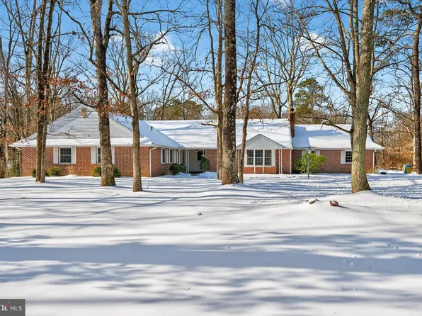 425 Stokes Rd, Shamong, NJ 08088