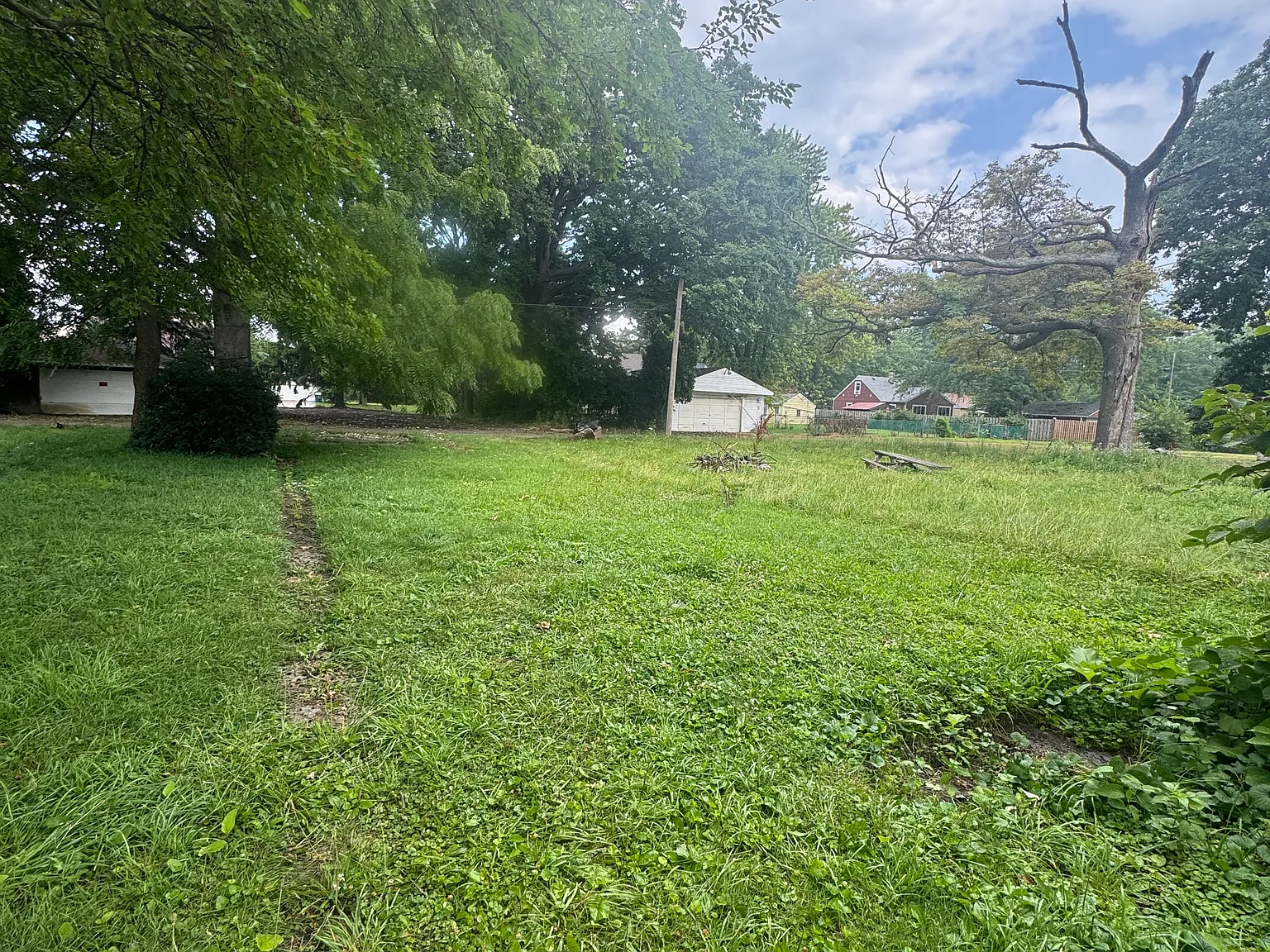 2 bed, 936 sqft, $1,000 — Photo 2