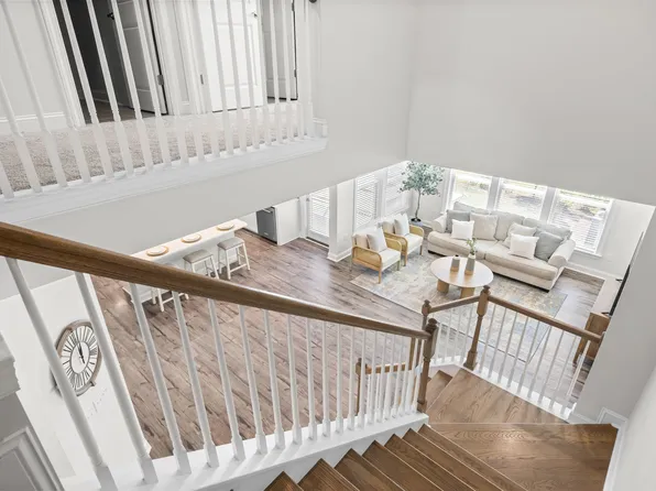 709 Toulouse Ct, Cary, NC 27519