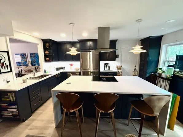 6110 Averill Way APT B, Dallas, TX 75225