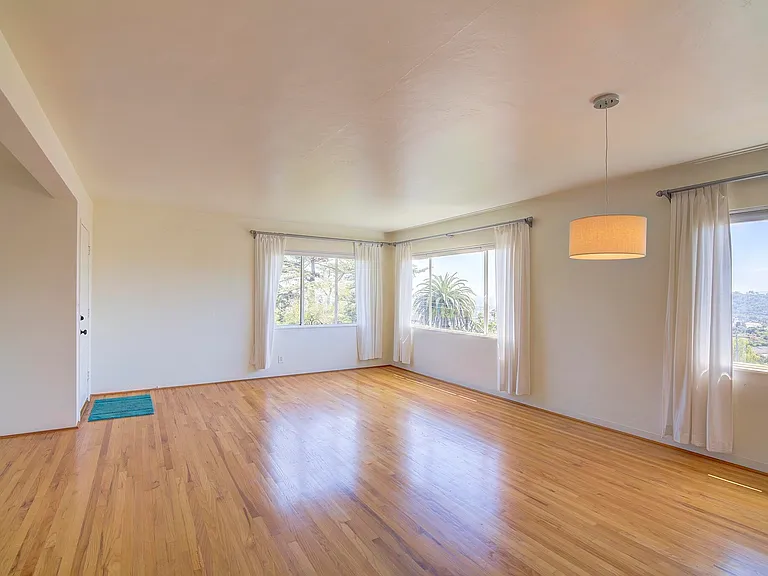 1802 Loma St — Photo 9