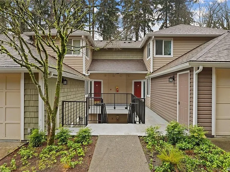 5000 NW Village Park Dr #B114 — Photo 2