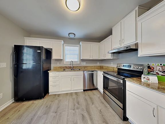 3rd image of 906 Nassau Pkwy #1