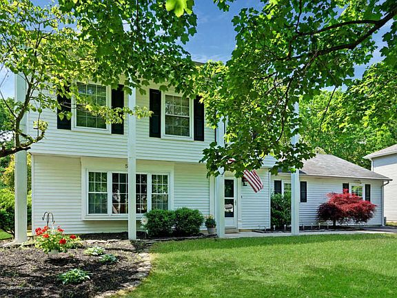 2nd image of 565 Leawood Ave