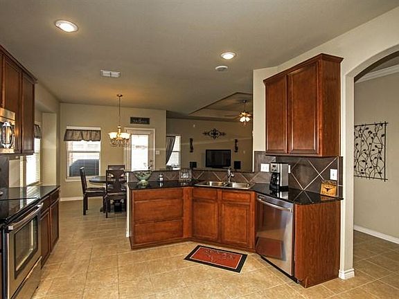 5th image of 3921 Hanna Rose Ln