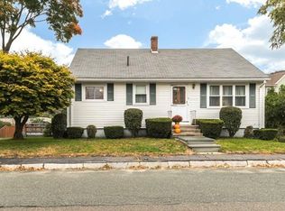5 Place Ln, Woburn, MA 01801