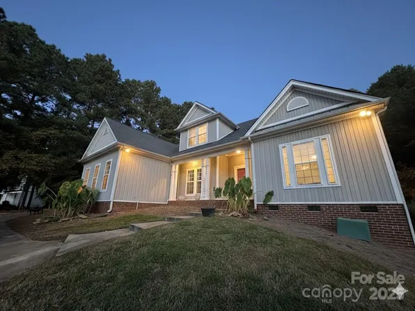 8738 Dartmoor Pl, Mint Hill, NC 28227