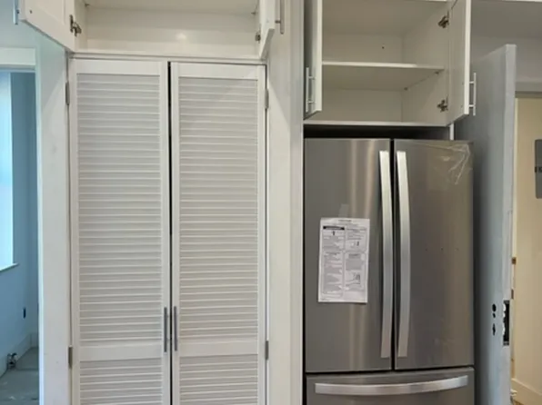 565 6th Avenue image 13 of 20