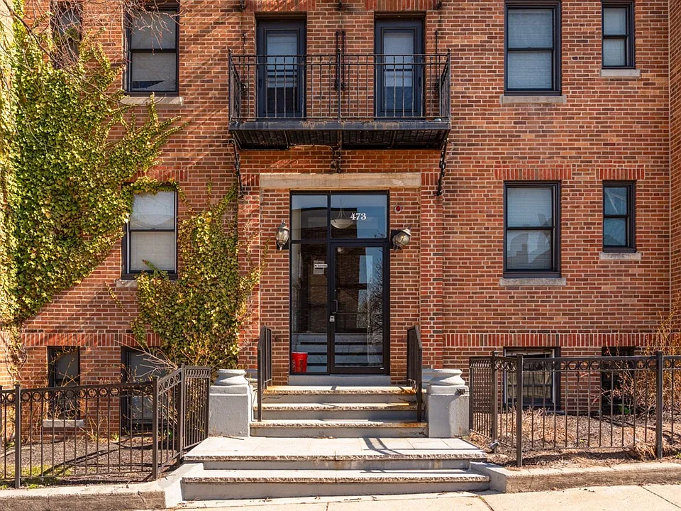 4-7 Sherborn Court 463-475 Broadway