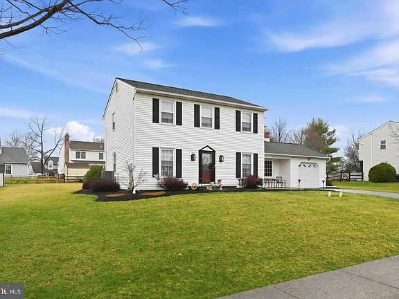 3rd image of 115 Noble Dr