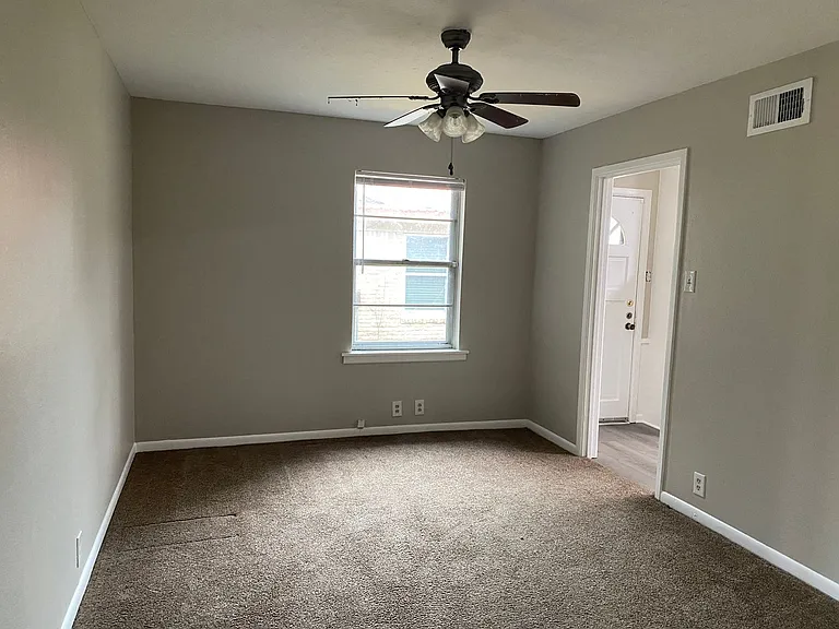 1211 Blanton Pl — Photo 5