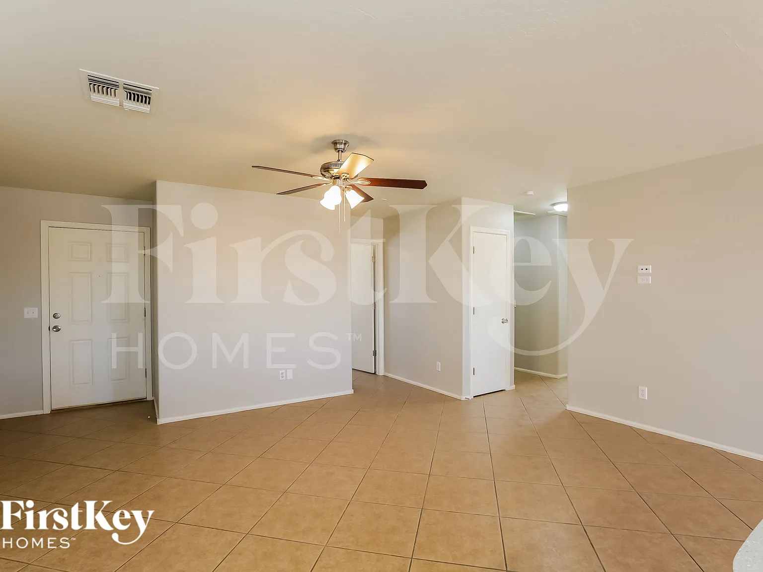 3 bed, 2.0 bath, 1113 sqft, $1,555 — Photo 4